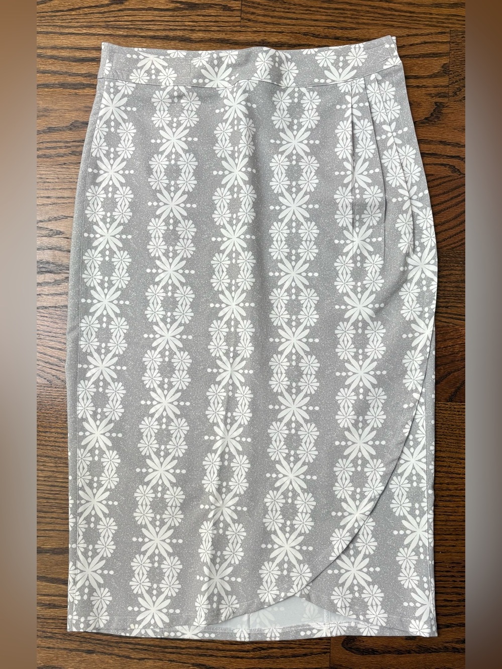 RipSkirt Hawaii ~ Ripskirt ~ Medium ~ Original Length 3